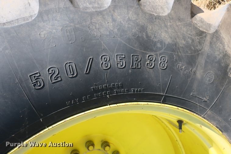 image for item DB10140 1998 John Deere 9510 combine