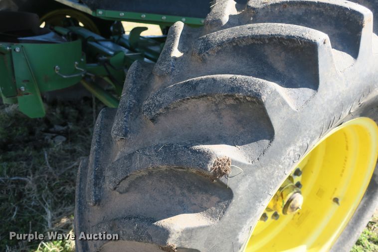 image for item DB10140 1998 John Deere 9510 combine