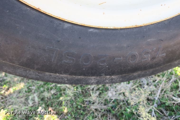 image for item DB10141 Kinze 2600 no-till split row planter