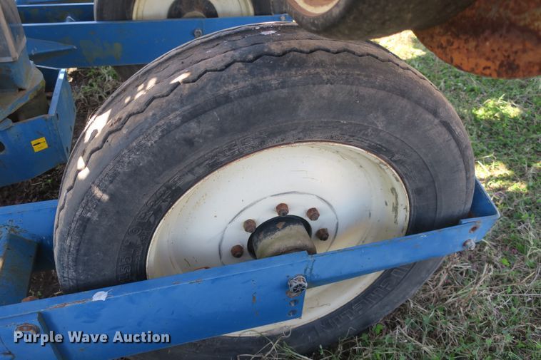 image for item DB10141 Kinze 2600 no-till split row planter