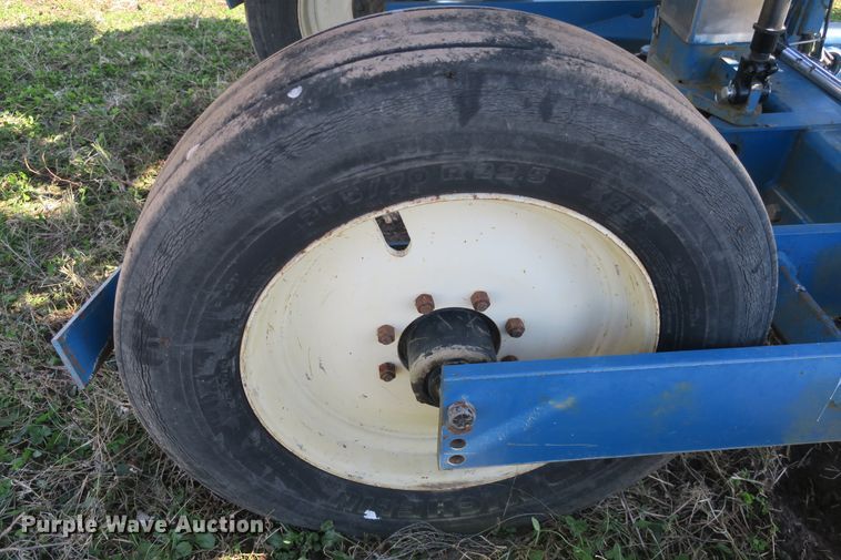 image for item DB10141 Kinze 2600 no-till split row planter