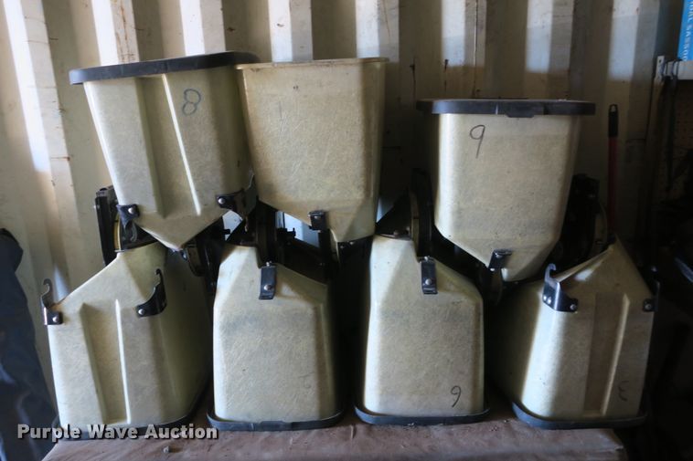 image for item DB10141 Kinze 2600 no-till split row planter