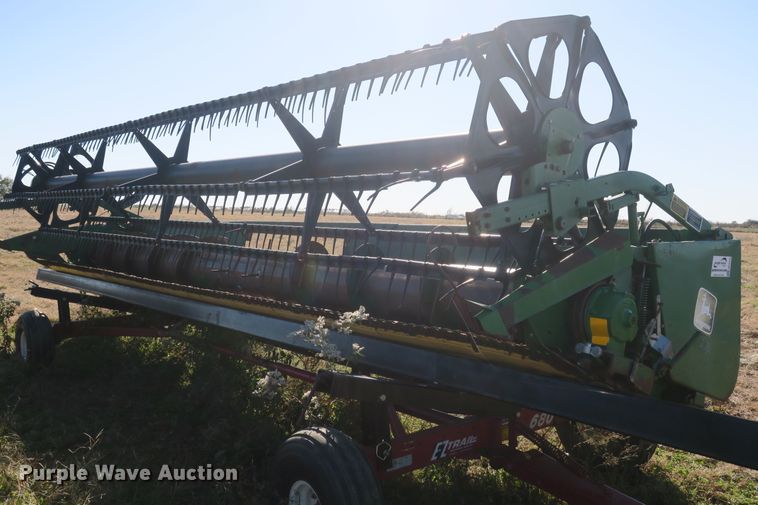 image for item DB10143 1992 John Deere 925 flex head