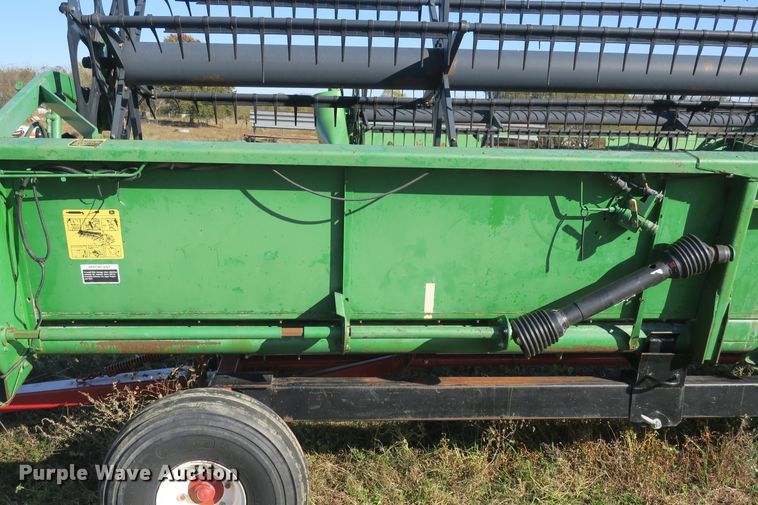 image for item DB10143 1992 John Deere 925 flex head