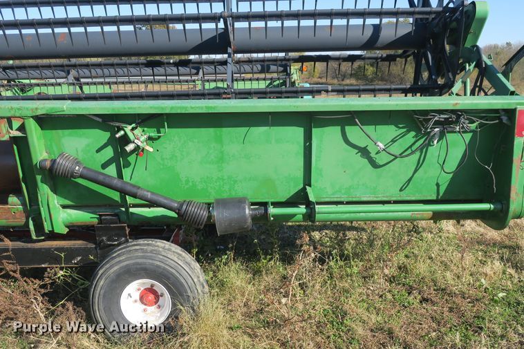 image for item DB10143 1992 John Deere 925 flex head