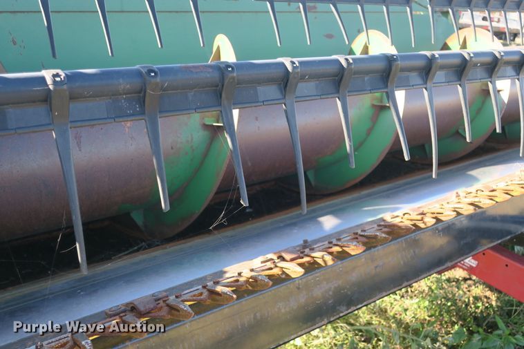 image for item DB10143 1992 John Deere 925 flex head