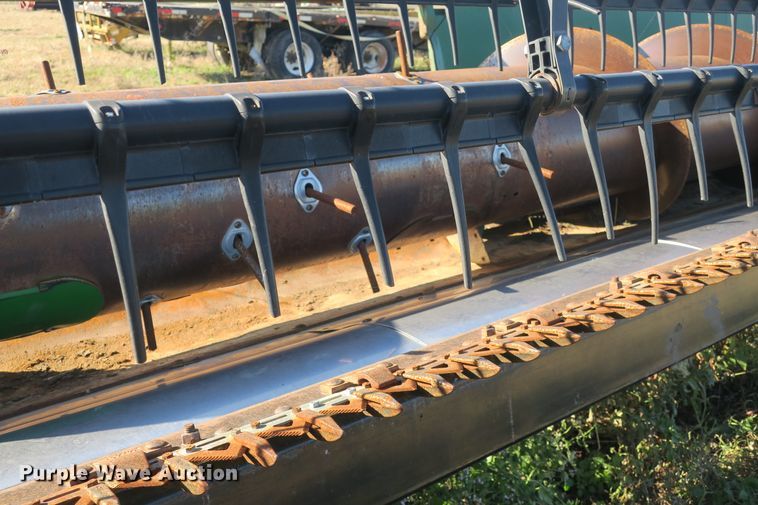 image for item DB10143 1992 John Deere 925 flex head