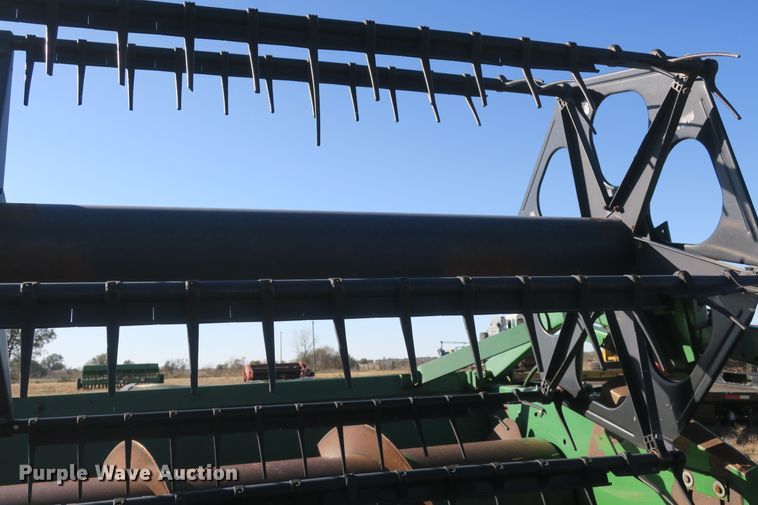 image for item DB10143 1992 John Deere 925 flex head