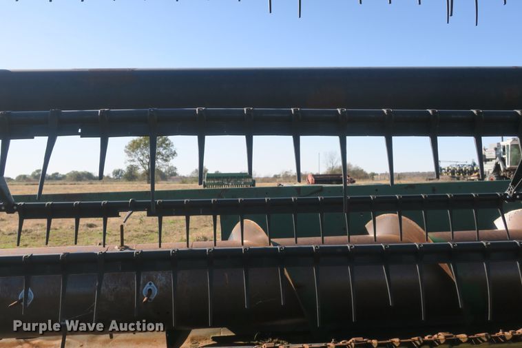 image for item DB10143 1992 John Deere 925 flex head