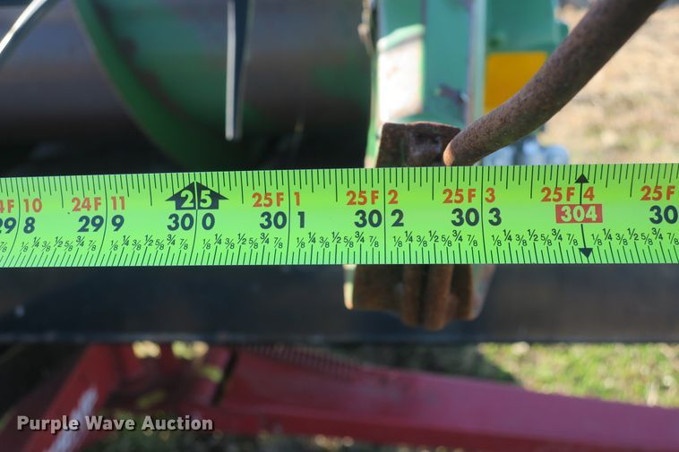 image for item DB10143 1992 John Deere 925 flex head