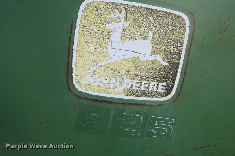 image for item DB10143 1992 John Deere 925 flex head