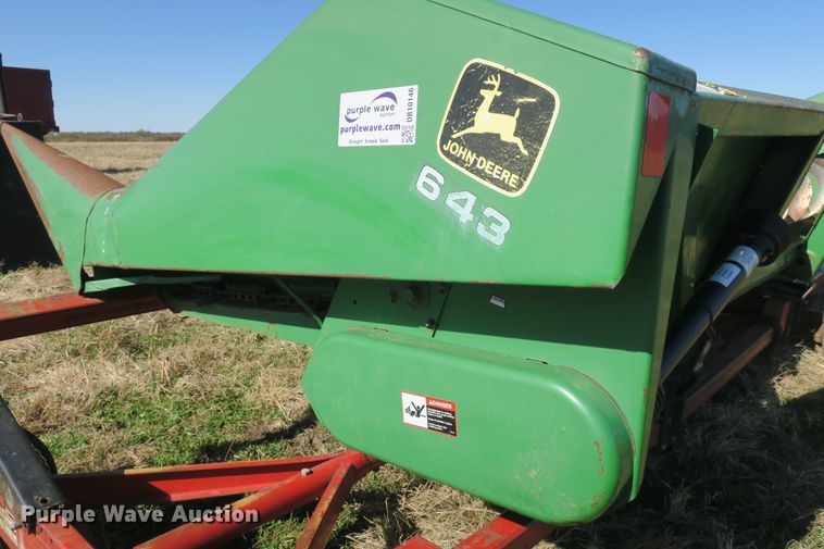 image for item DB10146 John Deere 643 corn head