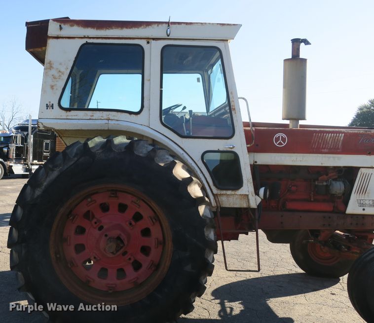 image for item DB10169 International 1066 tractor