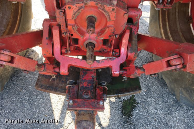 image for item DB10170 International 1466 tractor