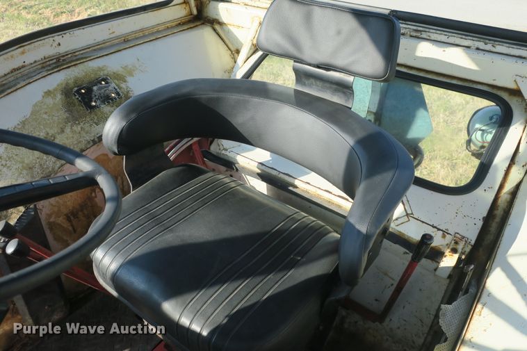 image for item DB10170 International 1466 tractor