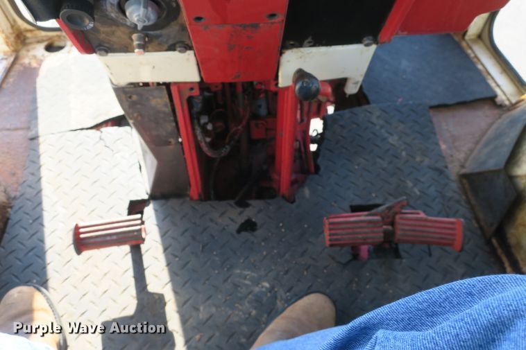 image for item DB10170 International 1466 tractor