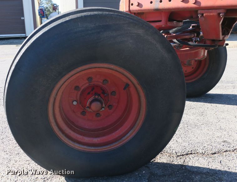 image for item DB10170 International 1466 tractor