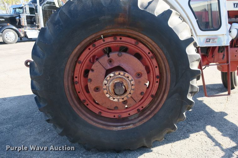 image for item DB10170 International 1466 tractor