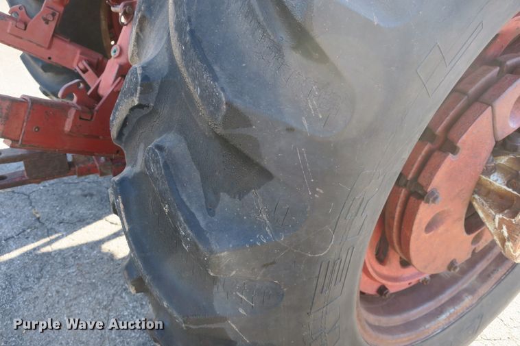 image for item DB10170 International 1466 tractor