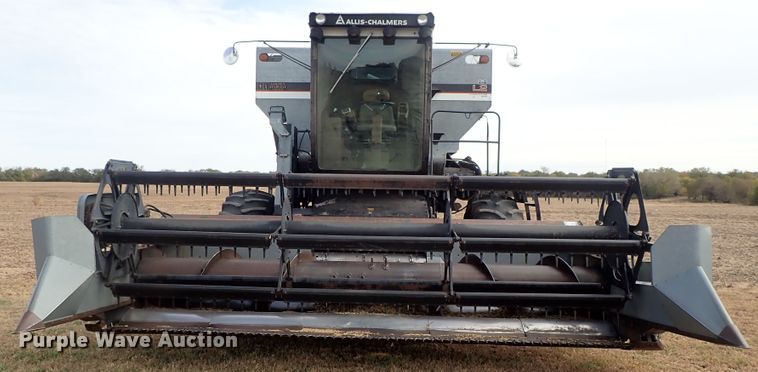 image for item DB7598 Gleaner L2 combine