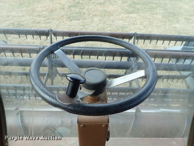 image for item DB7598 Gleaner L2 combine