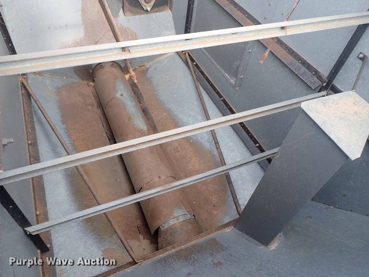 image for item DB7598 Gleaner L2 combine