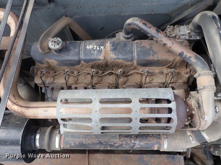 image for item DB7598 Gleaner L2 combine