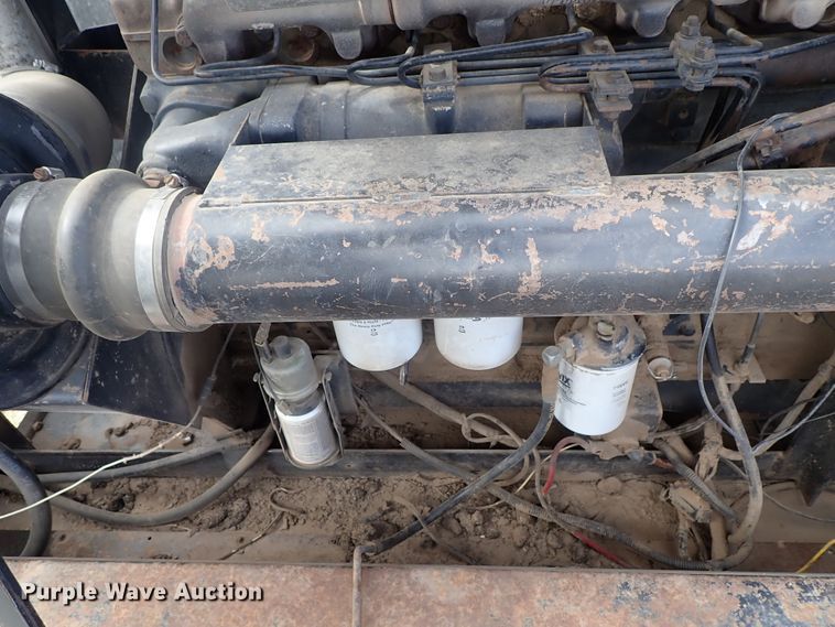 image for item DB7598 Gleaner L2 combine