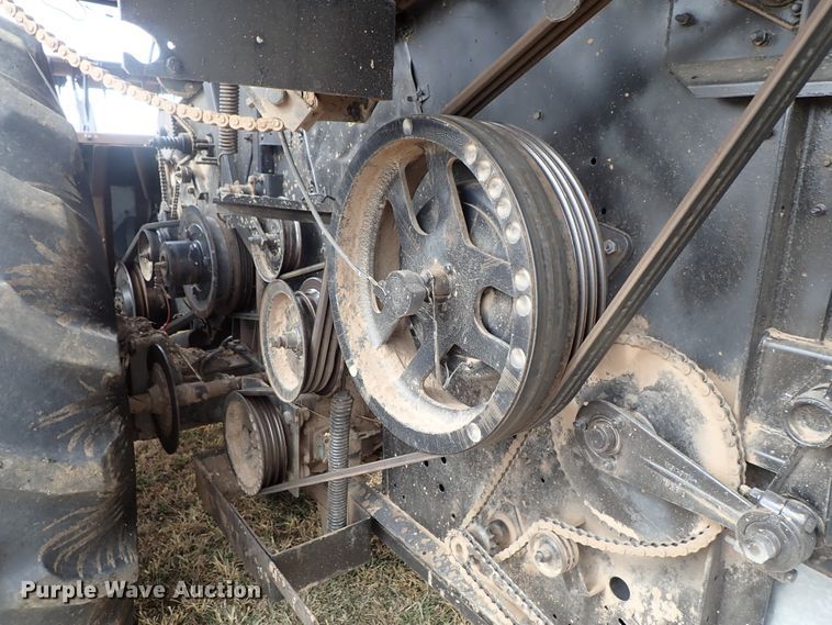 image for item DB7598 Gleaner L2 combine