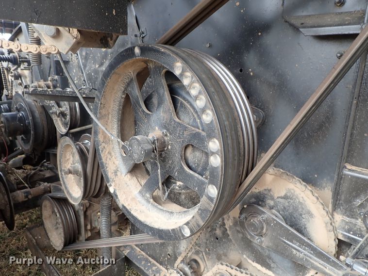 image for item DB7598 Gleaner L2 combine