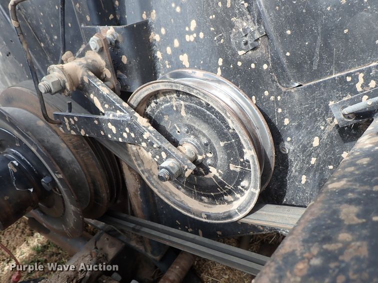 image for item DB7598 Gleaner L2 combine