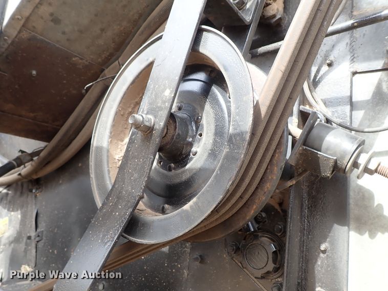 image for item DB7598 Gleaner L2 combine