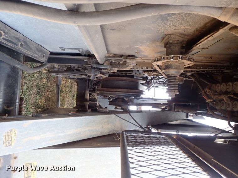 image for item DB7598 Gleaner L2 combine