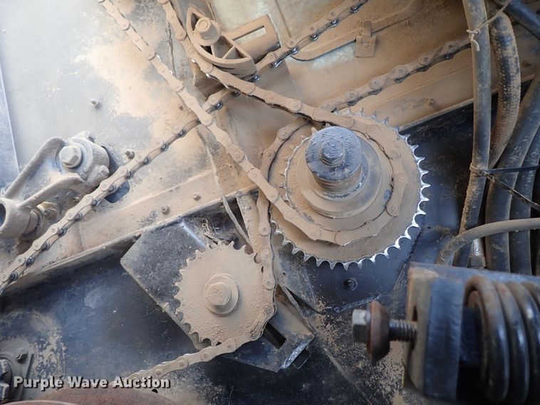 image for item DB7598 Gleaner L2 combine