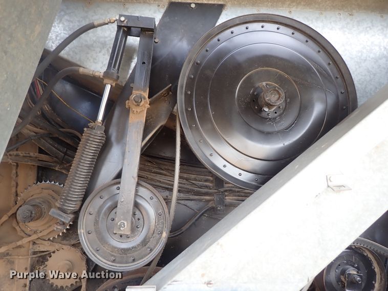 image for item DB7598 Gleaner L2 combine