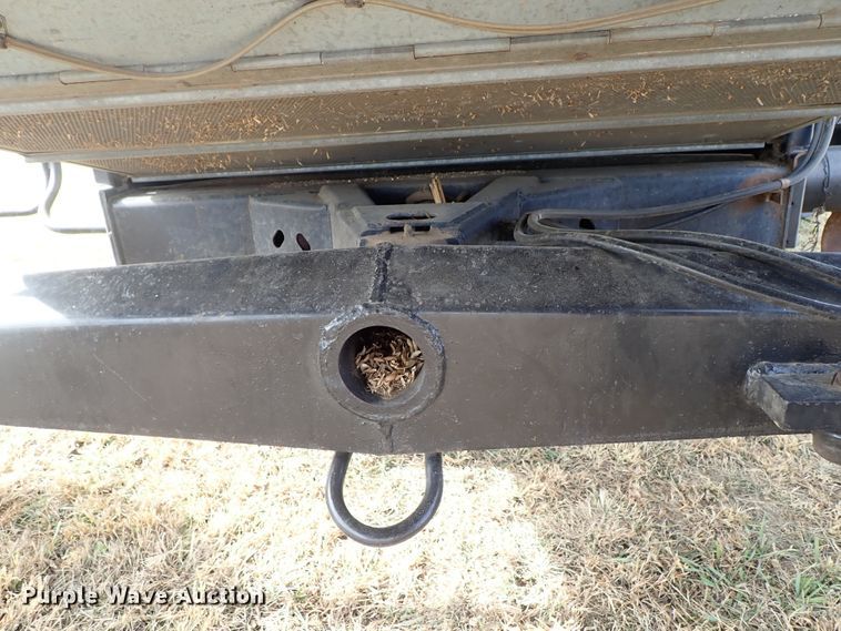 image for item DB7598 Gleaner L2 combine