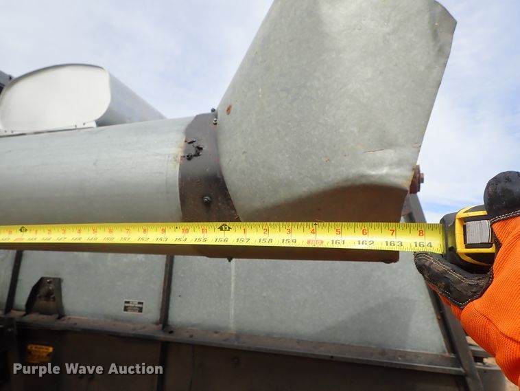 image for item DB7598 Gleaner L2 combine