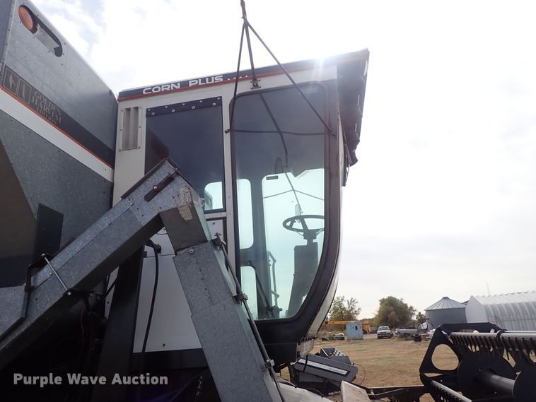 image for item DB7598 Gleaner L2 combine