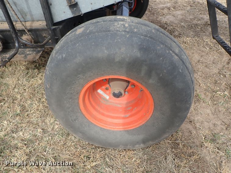 image for item DB7598 Gleaner L2 combine