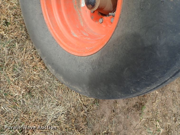 image for item DB7598 Gleaner L2 combine
