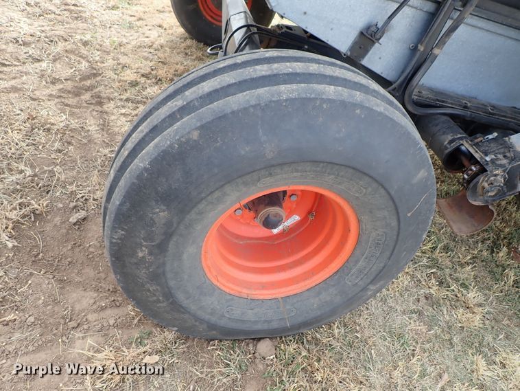 image for item DB7598 Gleaner L2 combine