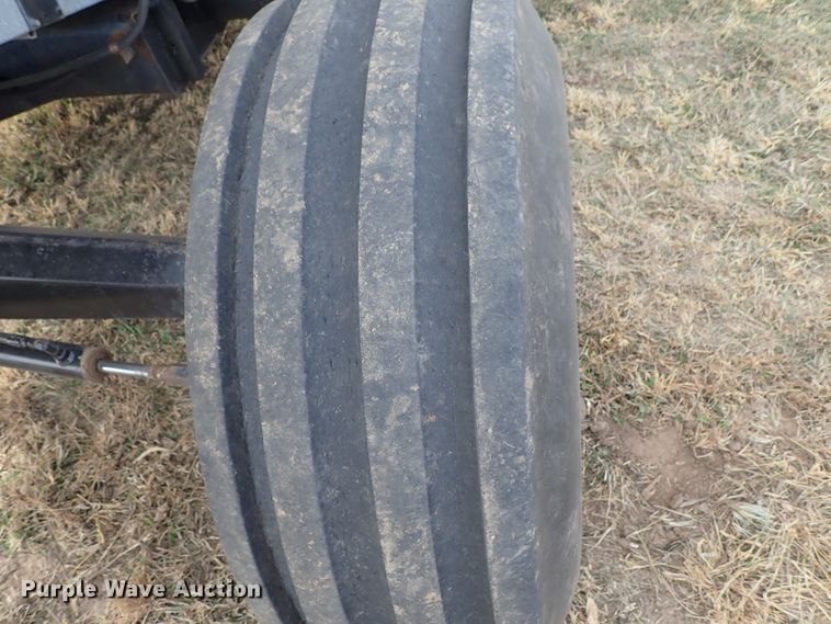 image for item DB7598 Gleaner L2 combine