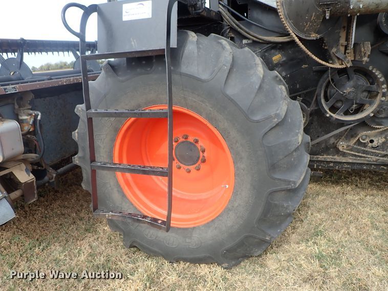 image for item DB7598 Gleaner L2 combine