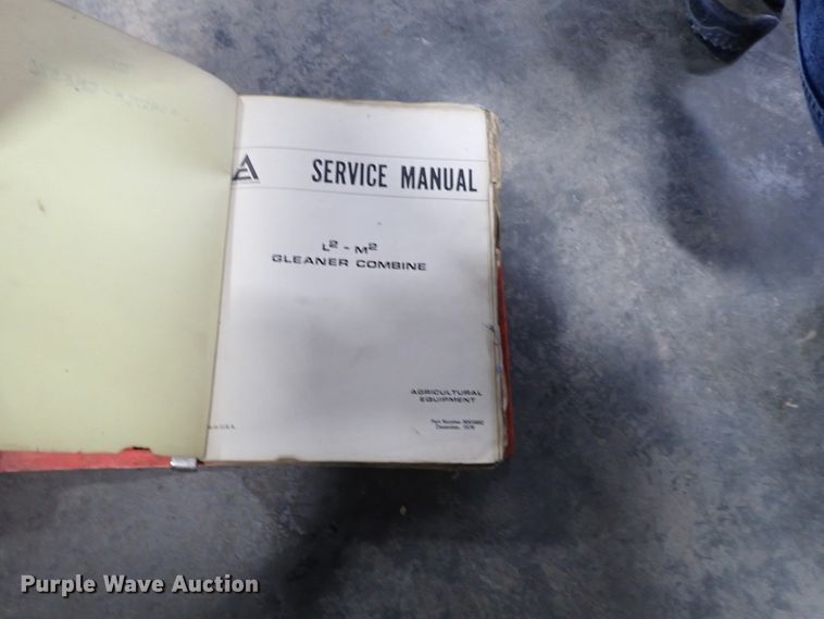 image for item DB7598 Gleaner L2 combine