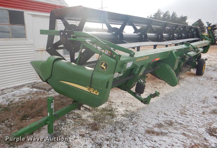 image for item DD4527 2002 John Deere 936D rigid draper head