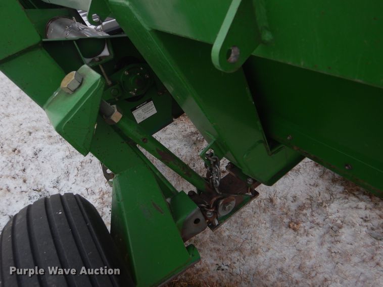 image for item DD4527 2002 John Deere 936D rigid draper head