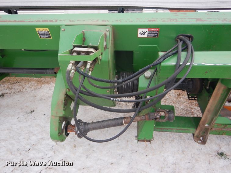 image for item DD4527 2002 John Deere 936D rigid draper head
