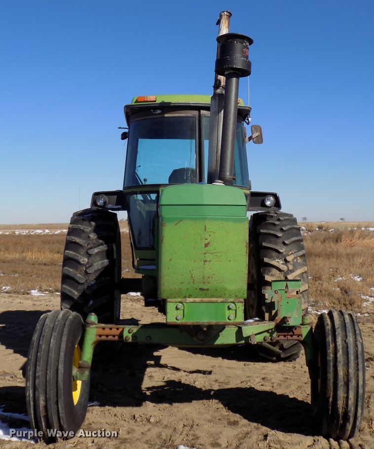 image for item DD6050 1975 John Deere 4430 tractor