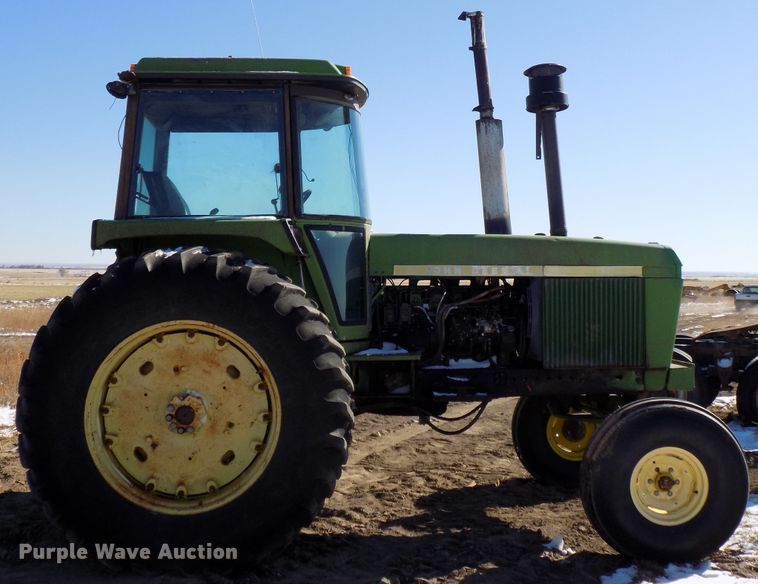 image for item DD6050 1975 John Deere 4430 tractor