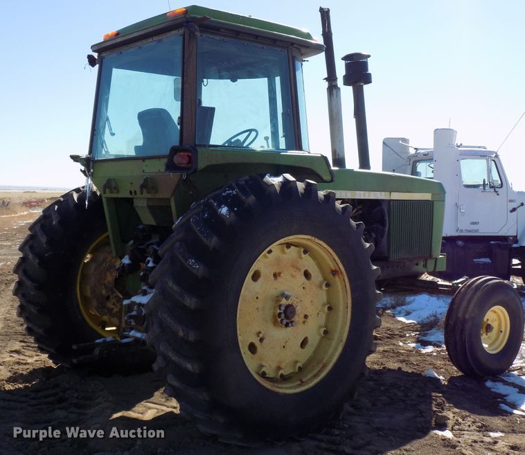 image for item DD6050 1975 John Deere 4430 tractor